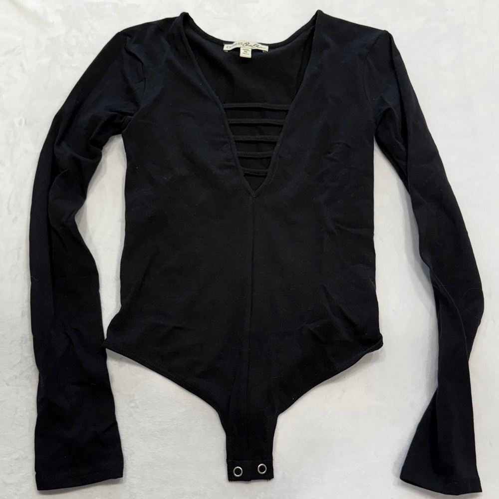 3/$16!!Express Black V-Neck Long Sleeve Bodysuit